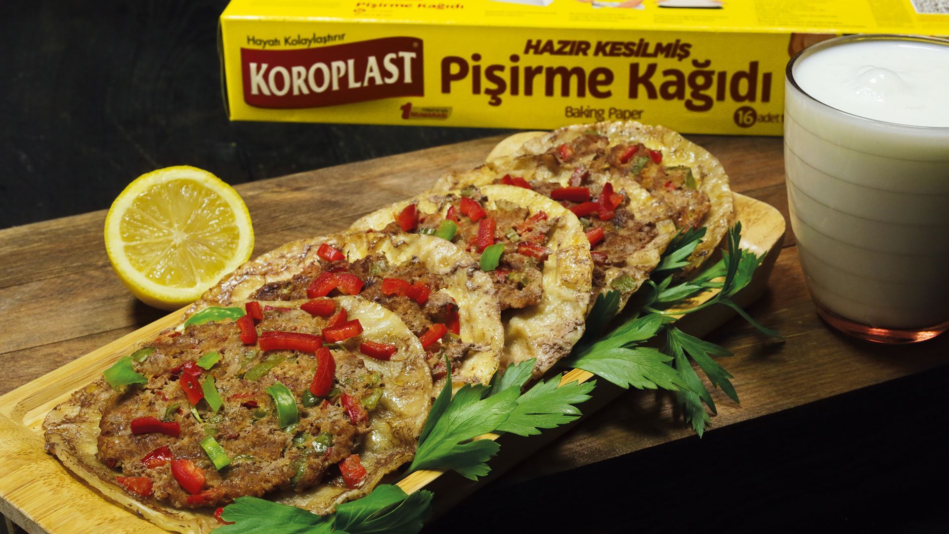 Tost Makinesinde Mini Lahmacun Koroplast