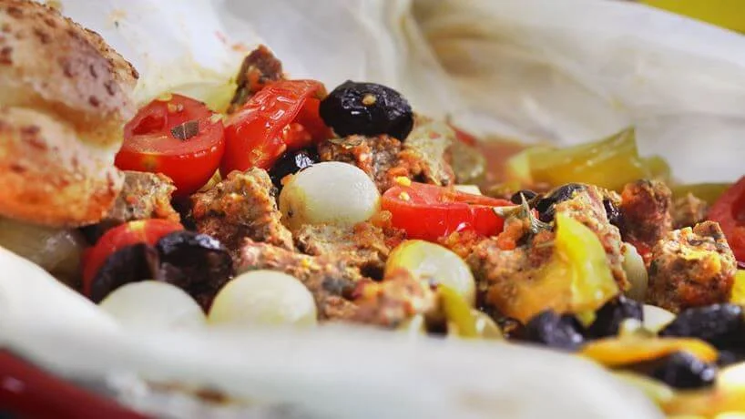 Zeytinli Zerdeçalli Kuşbaşı Kağıt Kebabı